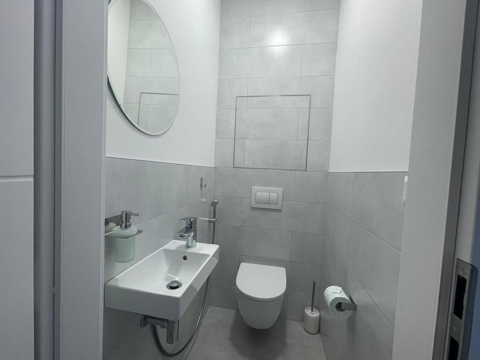 דירות ברטיסלאבה Sag New Complex In The Heart Of The Old Town Free Parking Free Wi-Fi מראה חיצוני תמונה